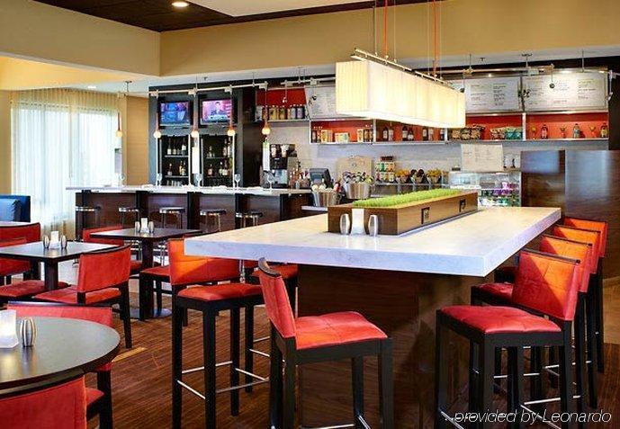 Courtyard St. Louis Creve Coeur Restaurante foto